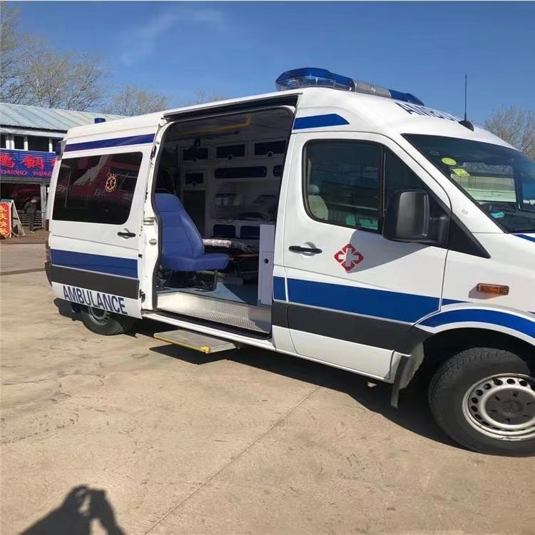 万秀私人长途救护车出租转院回家
